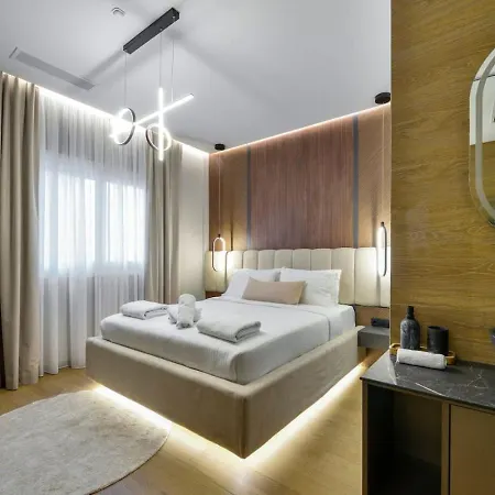 Aristotelian Virtues - Evlaveia Appartement *