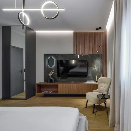 Aristotelian Virtues - Evlaveia سالونيك