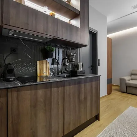 Aristotelian Virtues - Evlaveia * سالونيك